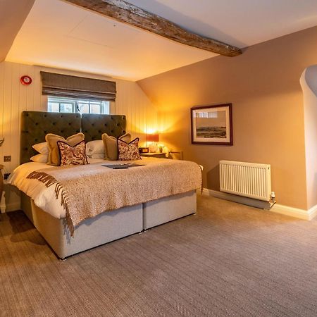 The Lion Inn Winchcombe Ngoại thất bức ảnh