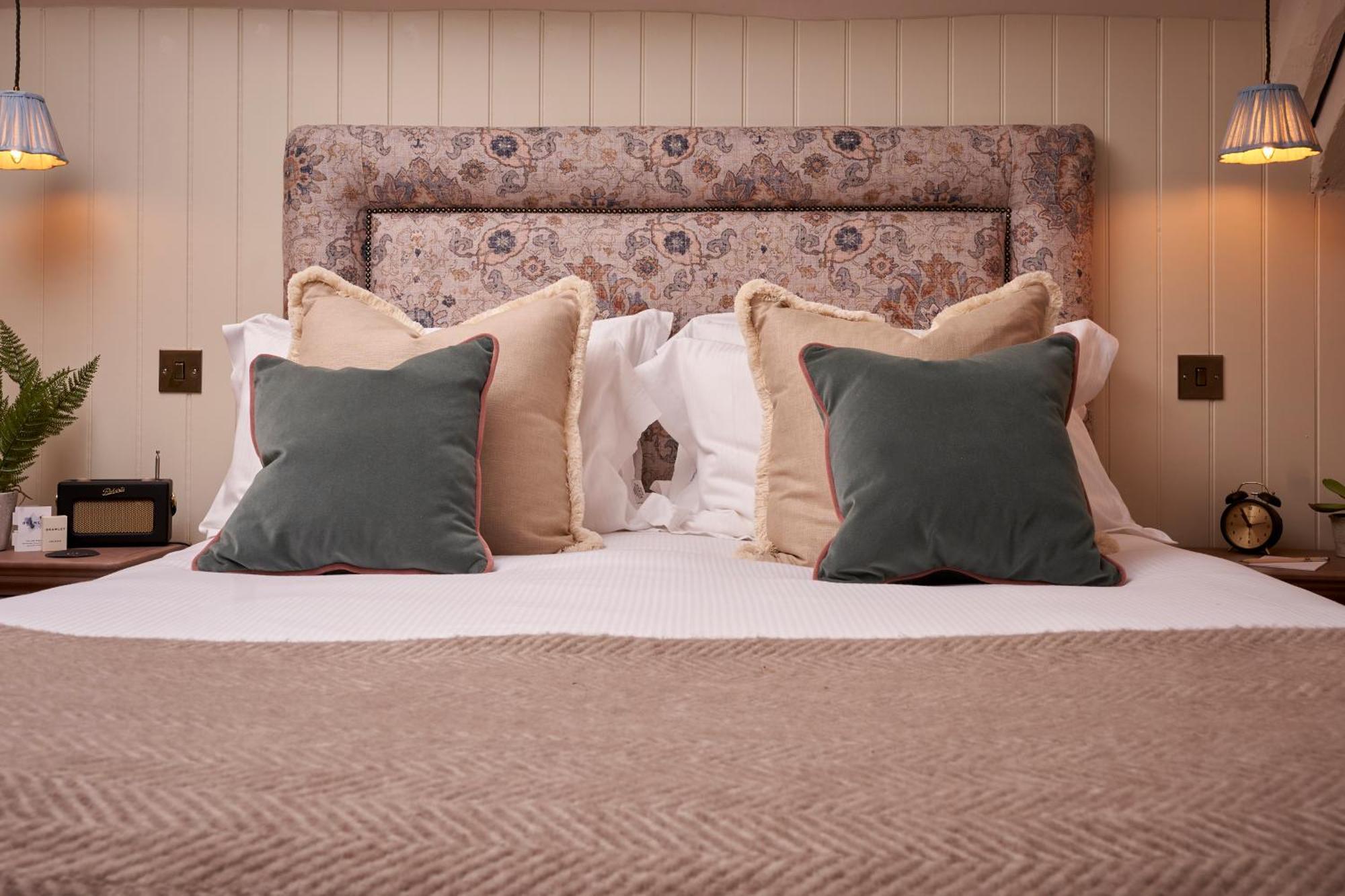 The Lion Inn Winchcombe Ngoại thất bức ảnh